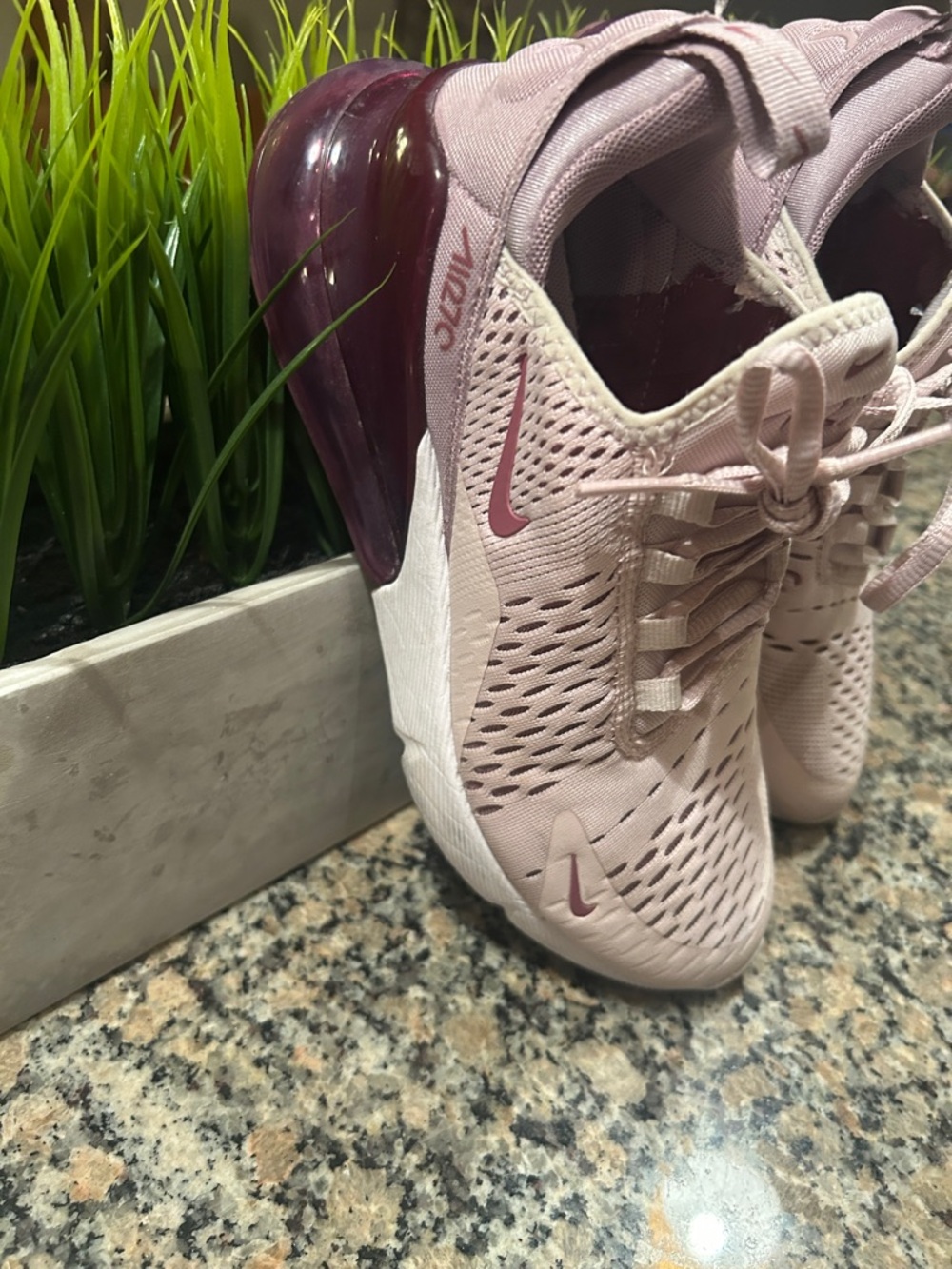 Nike Women's Air Max 270 Sneakers in Light Pink and Maroon - Picture 6 of 6